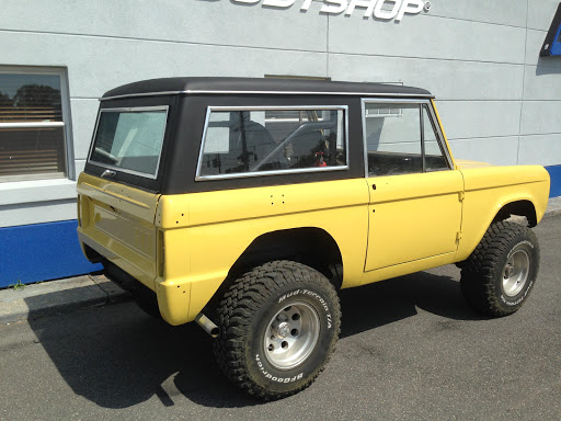 Auto Body Shop «Maaco Collision Repair & Auto Painting», reviews and photos, 500 Hicksville Rd, Massapequa, NY 11758, USA