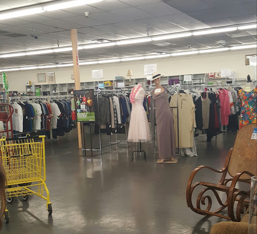 Non-Profit Organization «Society of St. Vincent de Paul - Mesa Thrift Store», reviews and photos, 2352 W Main St, Mesa, AZ 85201, USA