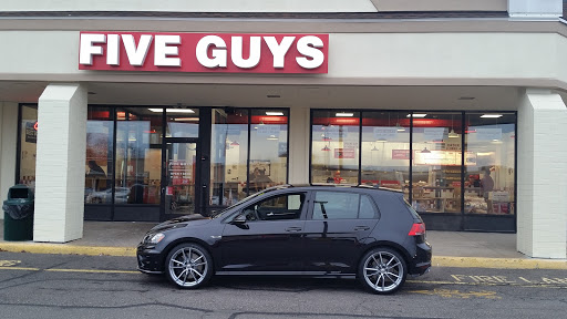 Shopping Mall «Townline Square Shopping Center», reviews and photos, 533 S Broad St, Meriden, CT 06450, USA