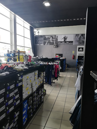 Opiniones de Adidas Outlet en Trujillo - Tienda de deporte