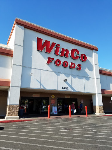 WinCo Foods, 4488 W Shaw Ave, Fresno, CA 93722, USA, 