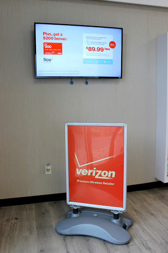 Cell Phone Store «Verizon Wireless and FiOS Retailer- Im Wireless - North Andover», reviews and photos, 435 Winthrop Ave, Lawrence, MA 01843, USA