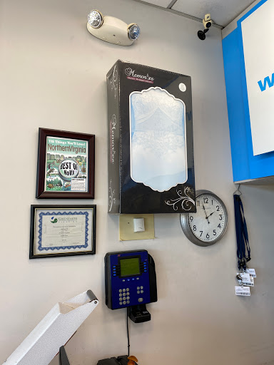 Dry Cleaner «Crest Advanced Dry Cleaners», reviews and photos, 5876 Kingstowne Blvd #180, Alexandria, VA 22315, USA