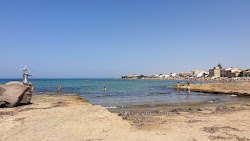 Spiaggia di Montalbano'in fotoğrafı - rahatlamayı sevenler arasında popüler bir yer