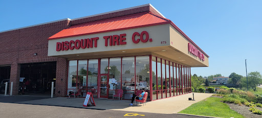 Tire Shop «Discount Tire Store - Elgin, IL», reviews and photos, 875 S Randall Rd, Elgin, IL 60123, USA
