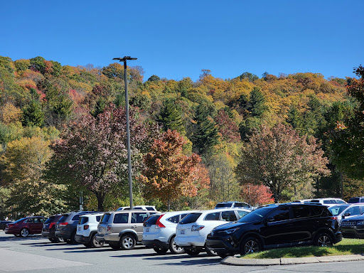 Outlet Store «Tanger Outlet Blowing Rock», reviews and photos, 278 Shoppes on the Parkway Rd, Blowing Rock, NC 28605, USA