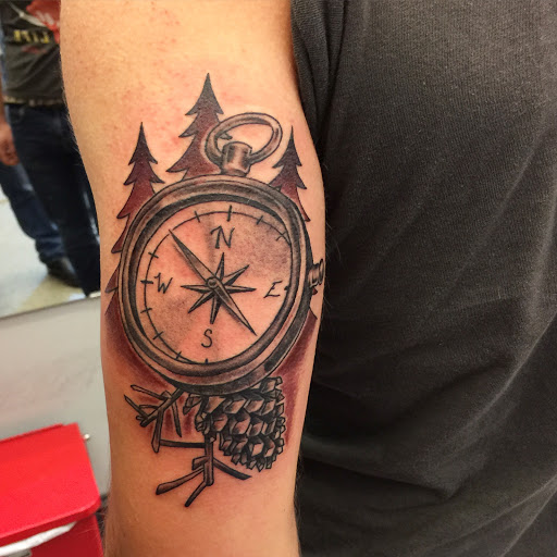 Tattoo Shop «Freaks and Geeks Tattoo Studio», reviews and photos, 5014 NE 24th Ave, Portland, OR 97211, USA