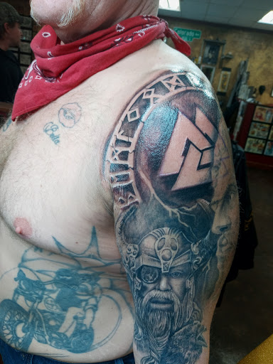 Tattoo Shop «Fast Lane Tattoo (Oracle Rd.)», reviews and photos, 3801 N Oracle Rd, Tucson, AZ 85705, USA