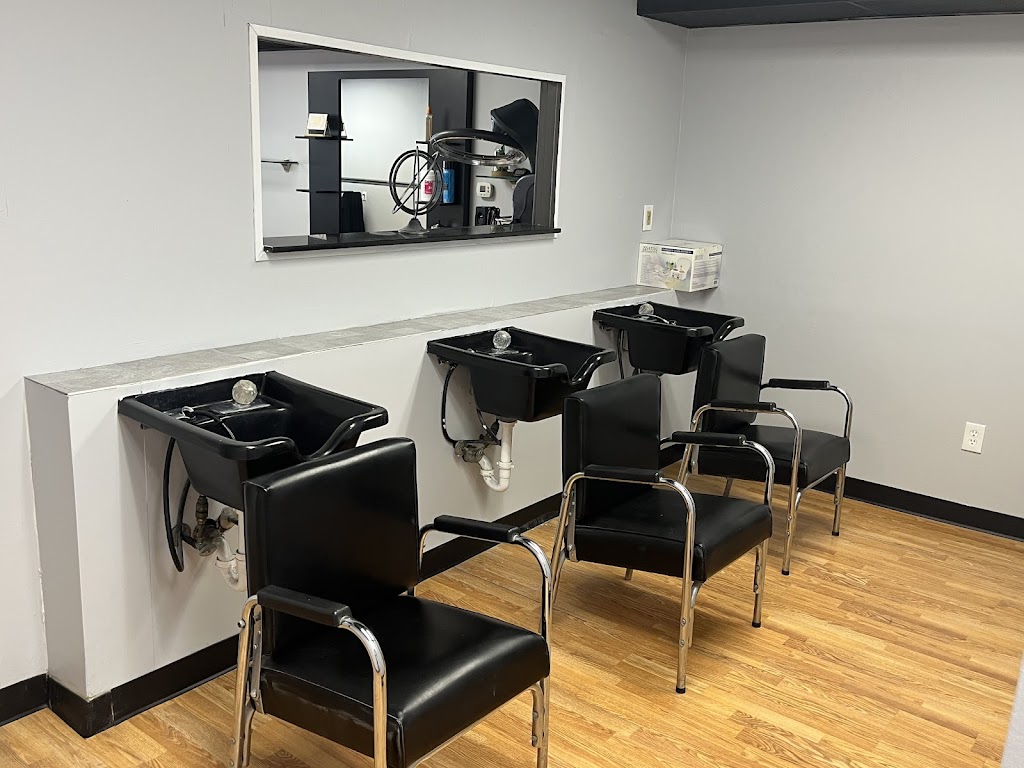 Blynx Beauty Lounge 06410