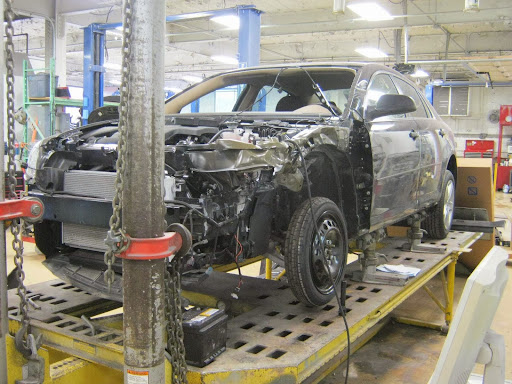 Auto Body Shop «VanDevere Collision Center», reviews and photos, 328 W Market St, Akron, OH 44303, USA