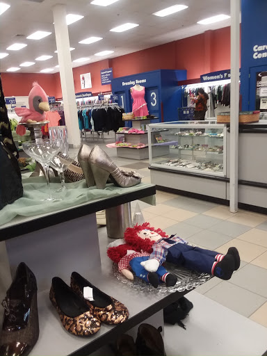 Thrift Store «Goodwill Torrington Store & Donation Station», reviews and photos, 1849 E Main St, Torrington, CT 06790, USA