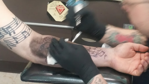 Tattoo Shop «Sunken Ship Tattoos», reviews and photos, 1301 Hewitt Ave, Everett, WA 98201, USA