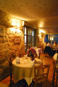 Atmosphère du Restaurant français Le Relais de Sully à Gluiras - n°1