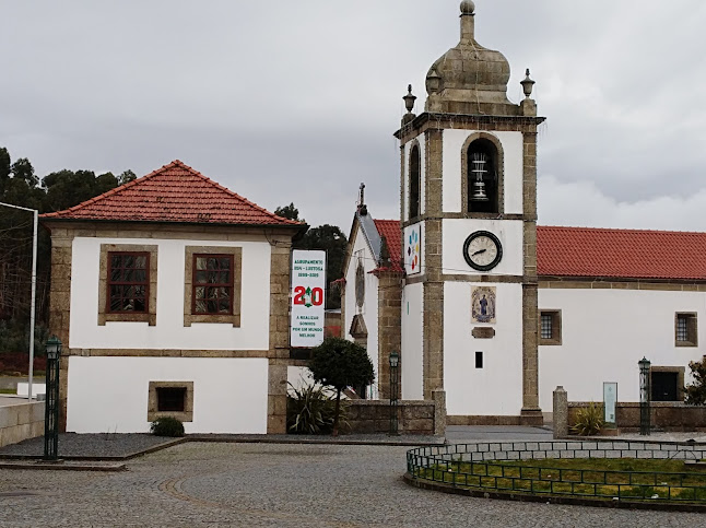 Igreja paroquial de Lustosa