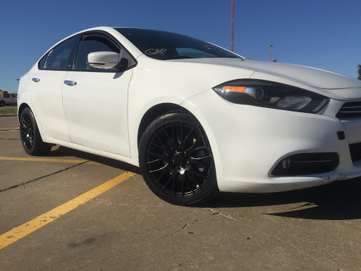 Tire Shop «Discount Tire Store - Irving, TX», reviews and photos, 3516 W Airport Fwy, Irving, TX 75062, USA