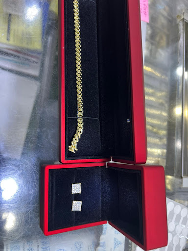 Jeweler «M & NP Jewelers», reviews and photos, 2142 White Plains Rd, Bronx, NY 10462, USA