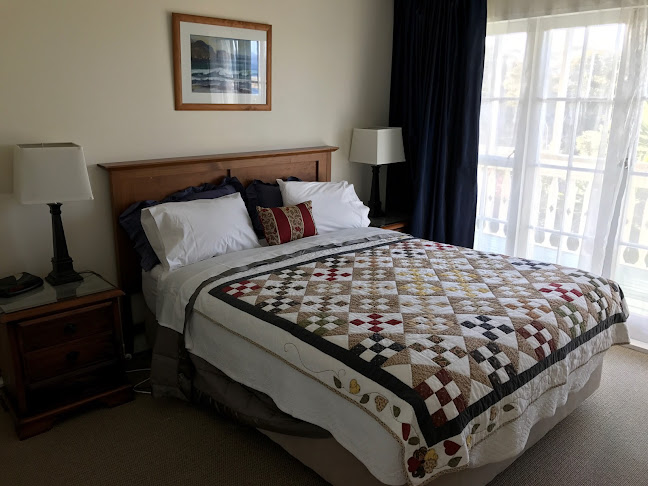 Reviews of Mangawhai Lodge in Mangawhai - Hotel