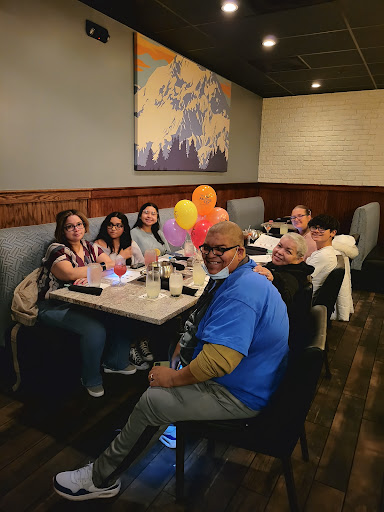 Shopping Mall «Kings Court Shopping Center», reviews and photos, 901 S Kings Dr, Charlotte, NC 28207, USA