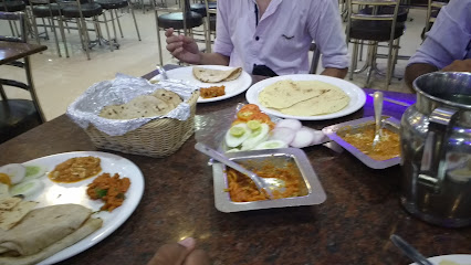 Vishnu Veg And Chinese Restaurant And Tifine Cente - Chandra Nagar, A B Road, Sudha Com, Indore, Madhya Pradesh 452007, India