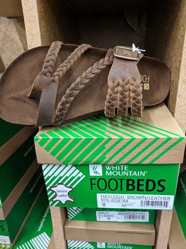 Shoe Store «DSW Designer Shoe Warehouse», reviews and photos, 7896 Dublin Blvd, Dublin, CA 94568, USA