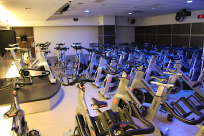 GoodLife Fitness Toronto 137 Yonge Street - 137 Yonge St, Toronto, ON M5C 1W6, Canada