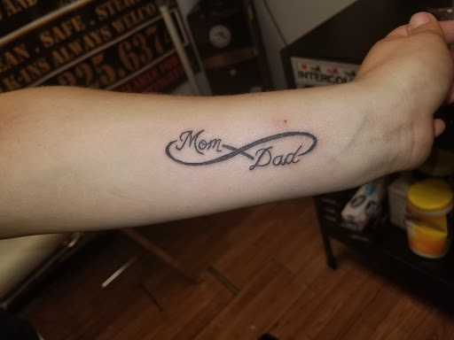 Tattoo Shop «Patriotic Pain Tattoo & Body Piercing», reviews and photos, 5658 William Penn Hwy, Murrysville, PA 15668, USA