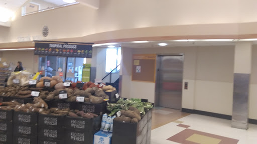 Grocery Store «Stop & Shop», reviews and photos, 368-398 Cottage St, Pawtucket, RI 02860, USA