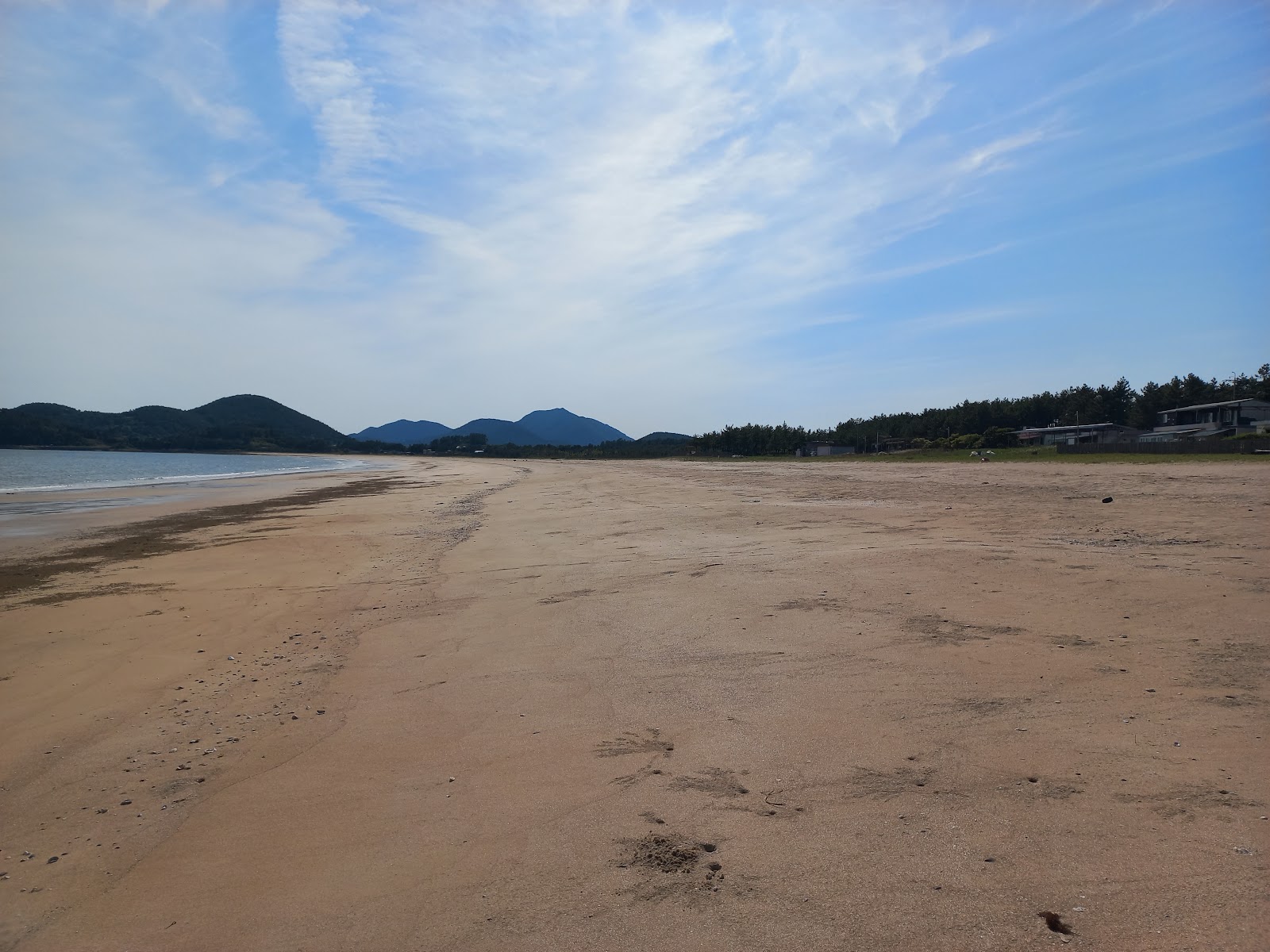 Today Haedanghwa Beach'in fotoğrafı düz ve uzun ile birlikte