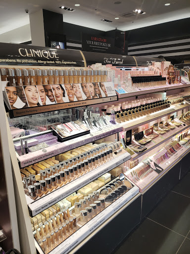 Cosmetics Store «SEPHORA», reviews and photos, 108 N State St Ste 134, Chicago, IL 60602, USA