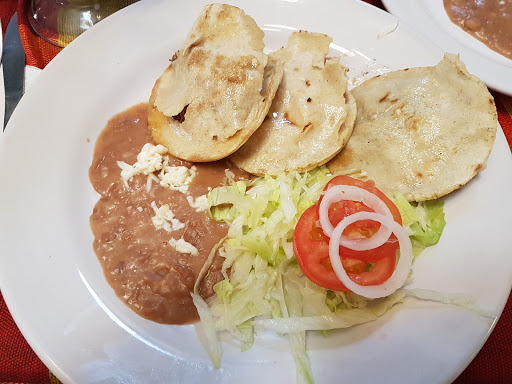 Restaurante salvadoreño Victoria de Durango
