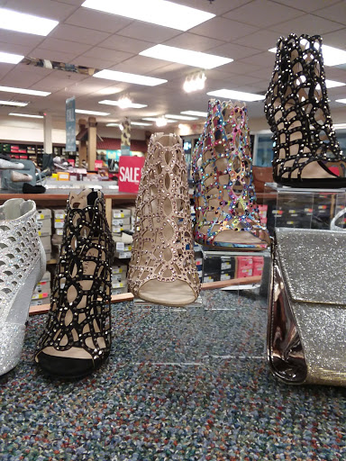 Shopping Mall «Golden East Crossing», reviews and photos, 1100 N Wesleyan Blvd, Rocky Mount, NC 27804, USA