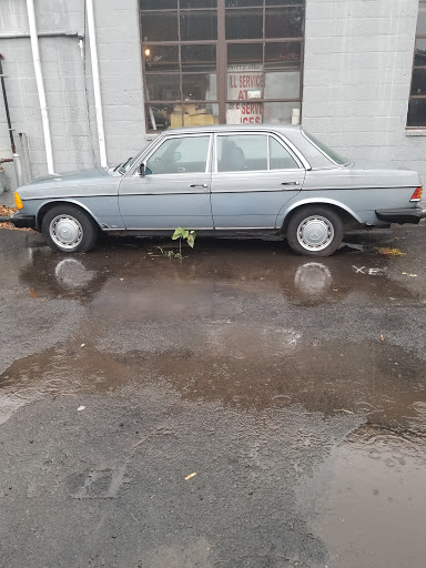 Auto Repair Shop «Botticello Auto Repair», reviews and photos, 210 South St, West Hartford, CT 06110, USA