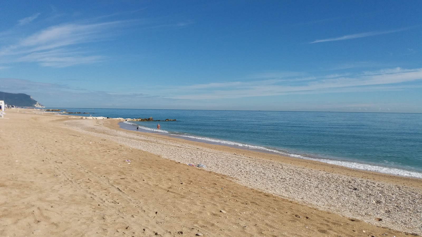 Photo de Spiaggia Porto Recanati et le règlement