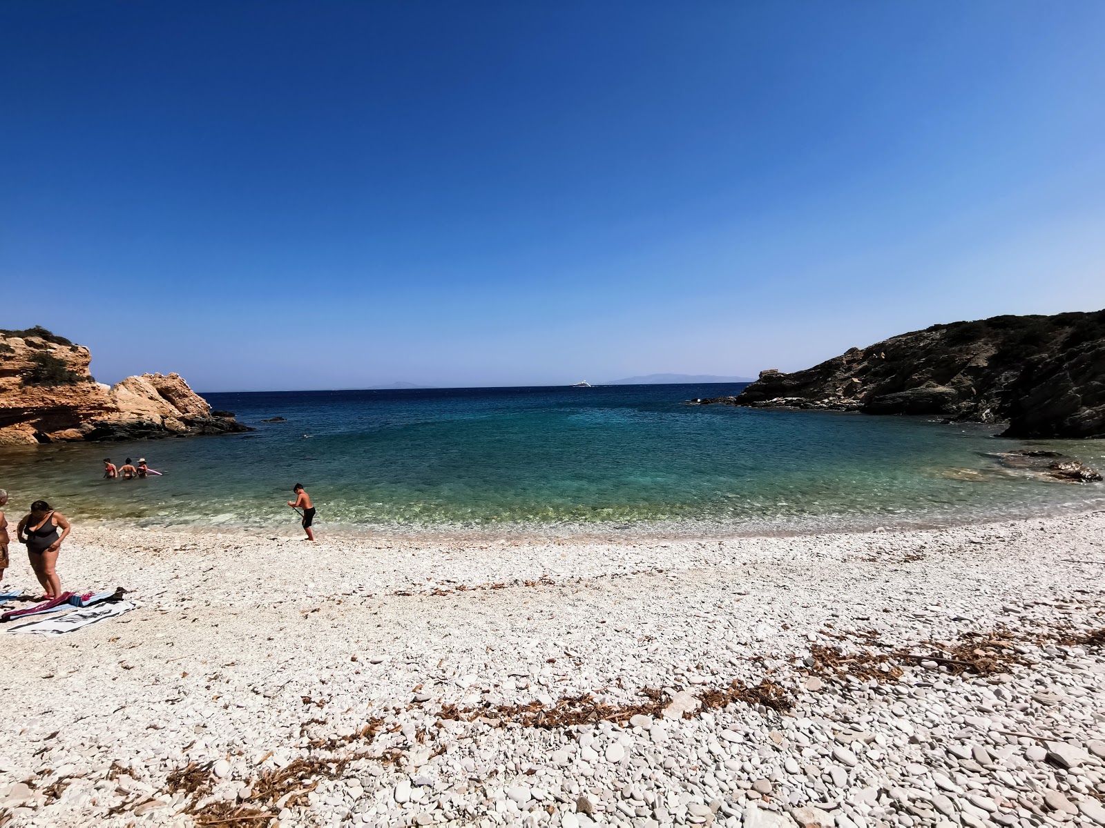Fotografie cu Anonimus beach cu nivelul de curățenie înalt