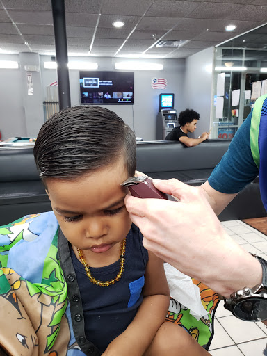 Barber Shop «Los Compadres Barber Shop», reviews and photos, 314 Moody St, Waltham, MA 02452, USA