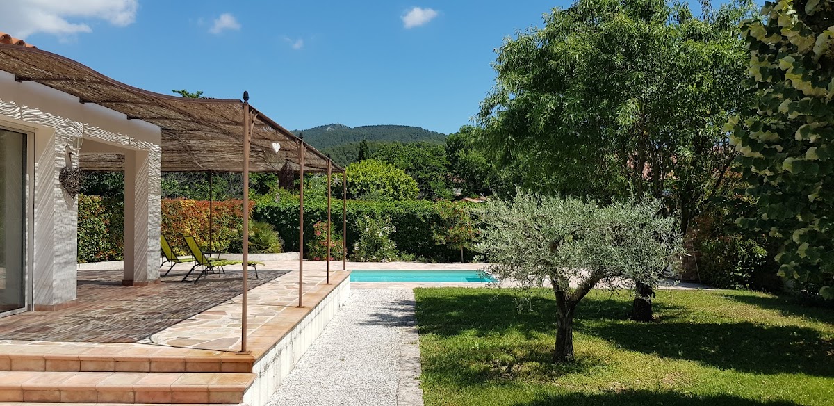 Studio indépendant - Villa Garlaban Gémenos classé 3 étoiles avec piscine à Gémenos