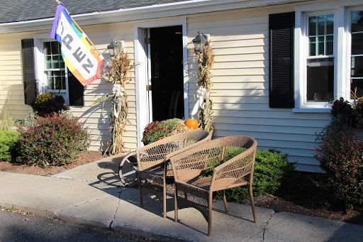 Domestic Possessions, 11 Garnet Park Rd, Madison, CT 06443, USA, 