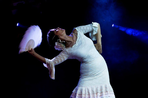 Akademie für Flamencokunst Düsseldorf • professioneller & authentischer Flamenco mit La Cati & José Manuel • hochkarätiges Flamenco Ensemble • offiziell ausgezeichnete Flamenco Tanzschule für Anfänger bis Profis • Tanz dich glücklich!