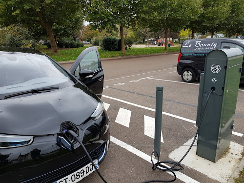Borne de recharge de véhicules électriques Freshmile Station de recharge Auxerre