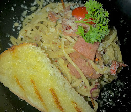 Sakapatat Beer Garden & Resto photo