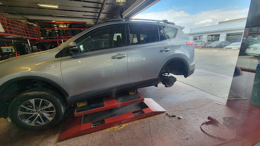 Tire Shop «Discount Tire Store - Leon Valley, TX», reviews and photos, 6221 Bandera Rd, Leon Valley, TX 78238, USA