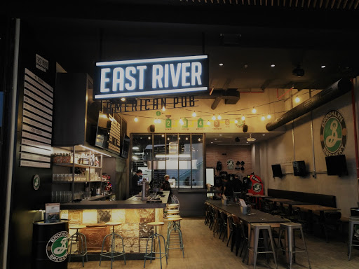 East River | American Pub