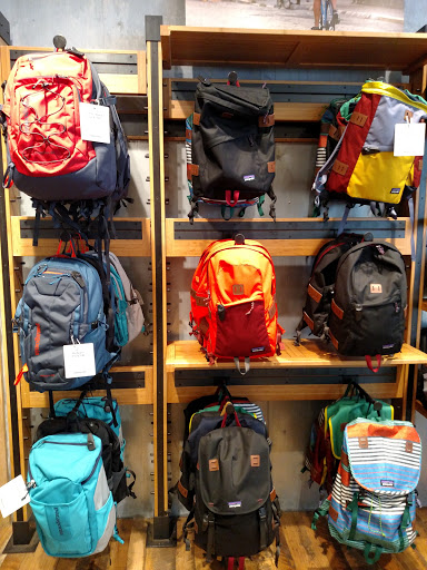 Clothing Store «Patagonia Chicago The Magnificent Mile®», reviews and photos, 48 E Walton St, Chicago, IL 60611, USA