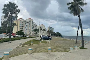 Malecón Santo Domingo image