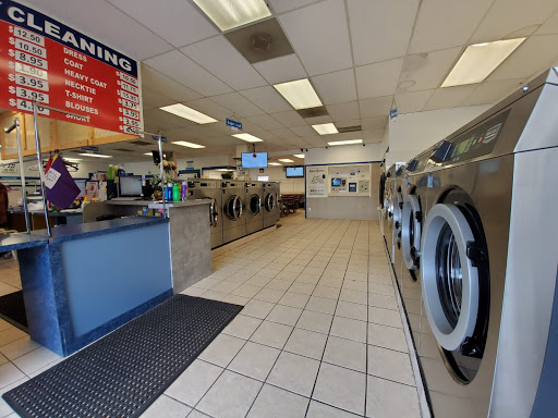 Laundromat «Holiday Plaza Laundromat», reviews and photos, 8485 N Wayne Rd, Westland, MI 48185, USA