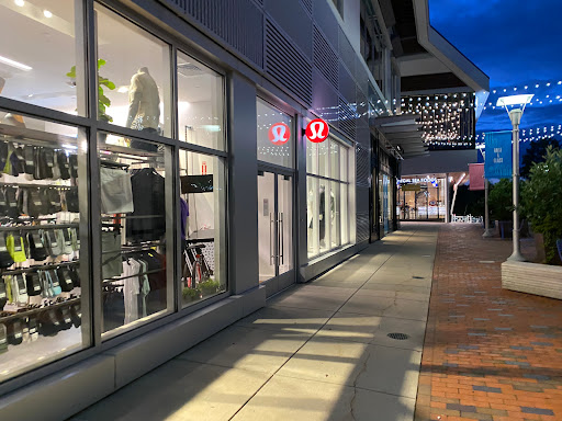Sportswear Store «lululemon», reviews and photos, 55 Boylston St, Chestnut Hill, MA 02467, USA