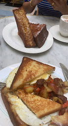 Photo n°97 de Sadelle's at Kith Paris à Paris ()