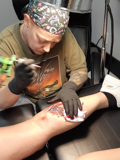 Tattoo Shop «Chrome Halo Tattoo & Body Piercing», reviews and photos, 517 W Main St, Murfreesboro, TN 37129, USA