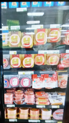 Grocery Store «Sunnyway Foods Market», reviews and photos, 212 N Antrim Way, Greencastle, PA 17225, USA