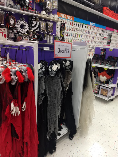 Shopping Mall «Central Plaza Shopping Center», reviews and photos, 2550 Central Park Ave, Yonkers, NY 10710, USA